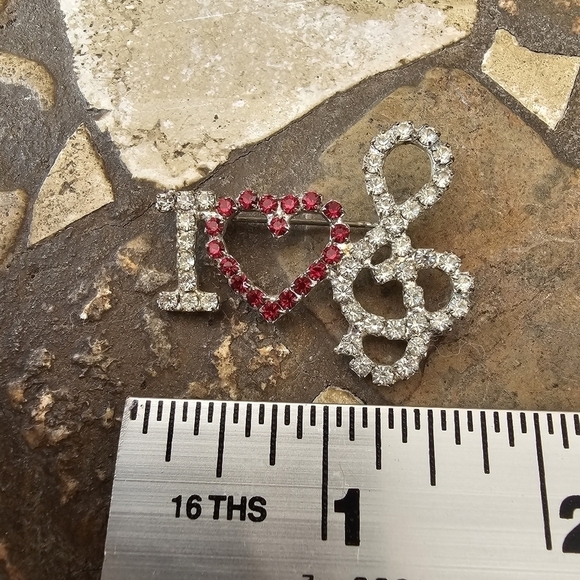 I Love Music Treble Clef Heart Rhinestone Brooch Pin - Picture 7 of 7